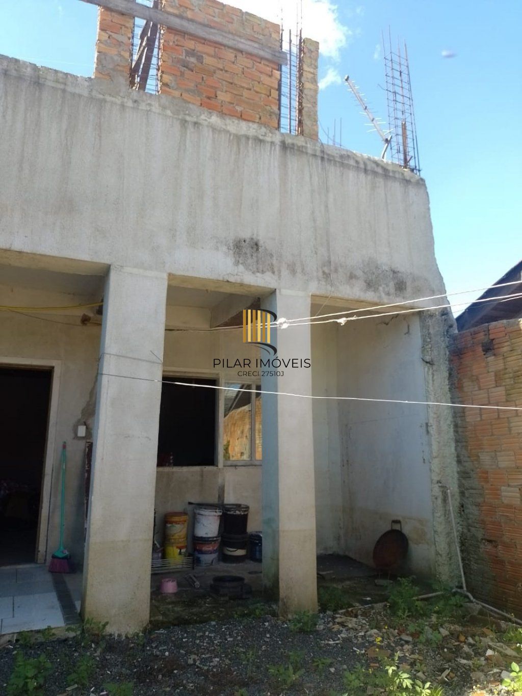 Casa 1 dormitório com 1 vaga de garagem no bairro Mato Grande em Canoas.