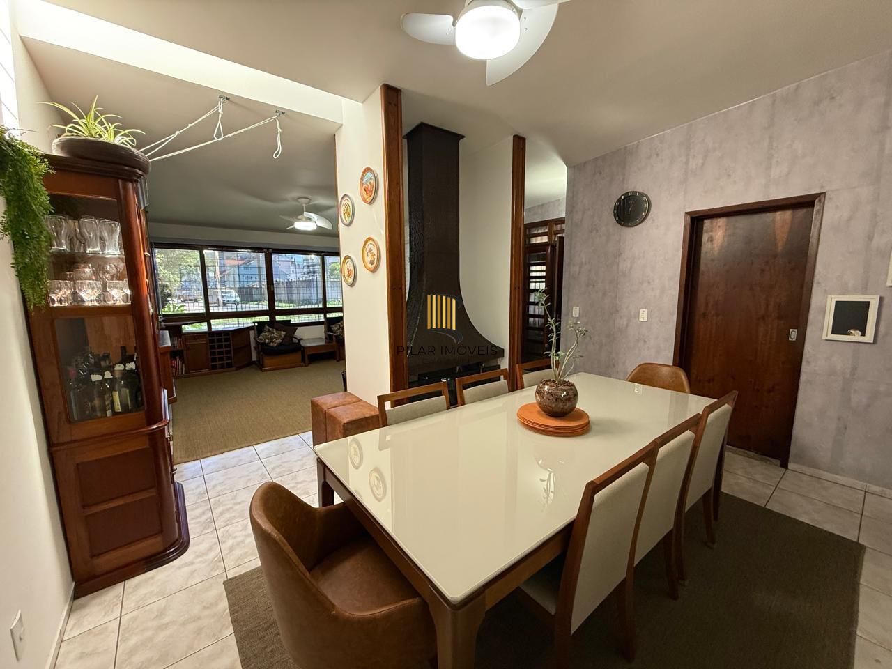 Casa semi mobiliada de 4 dormitórios bairro São Sebastião