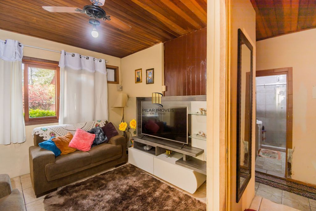 Casa com 4 Dorms e Terreno Amplo – bairro São João, 400m²