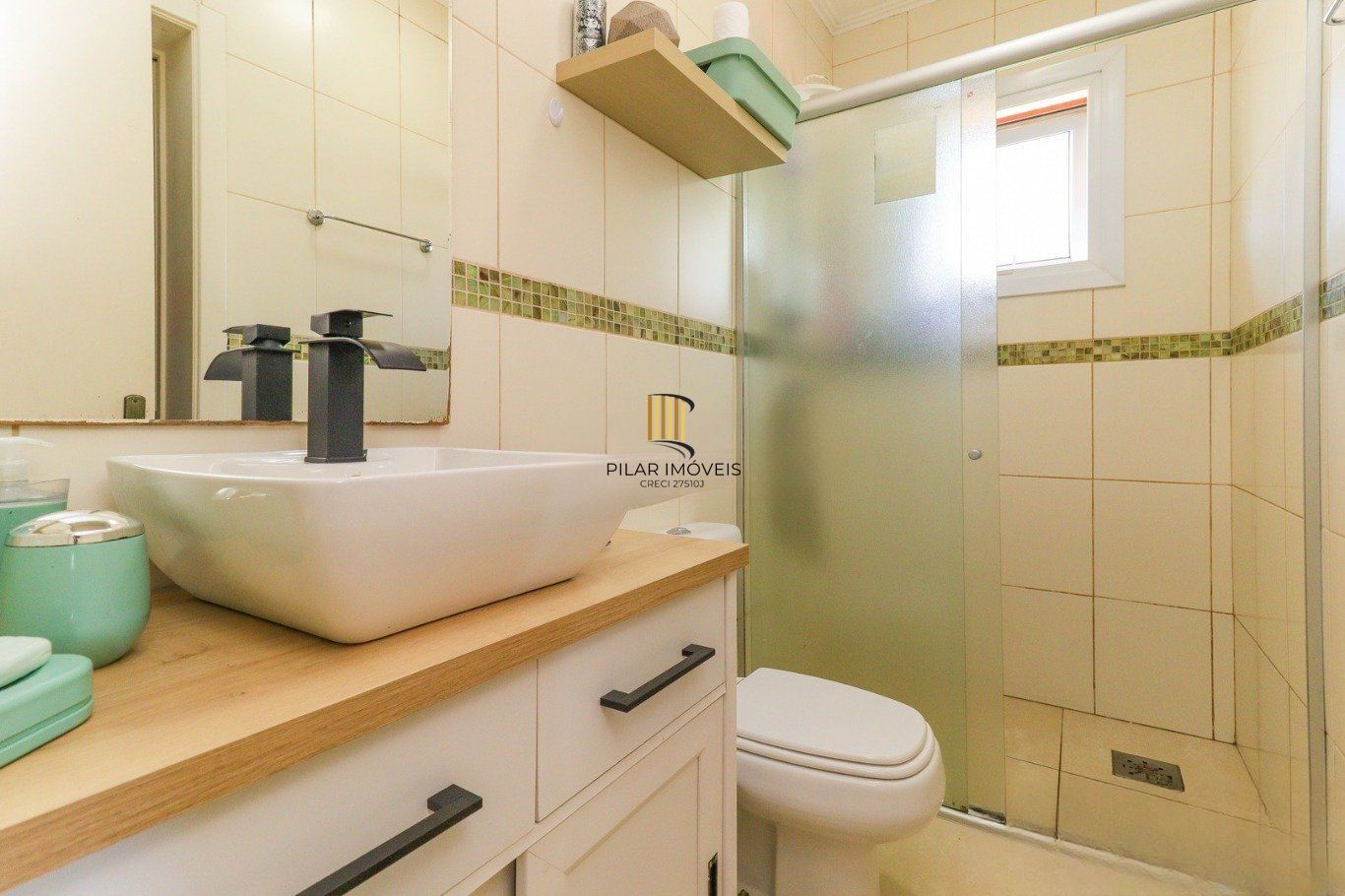 Casa em Condomínio com 3 Dormitórios e Energia Solar na Lomba do Pinheiro