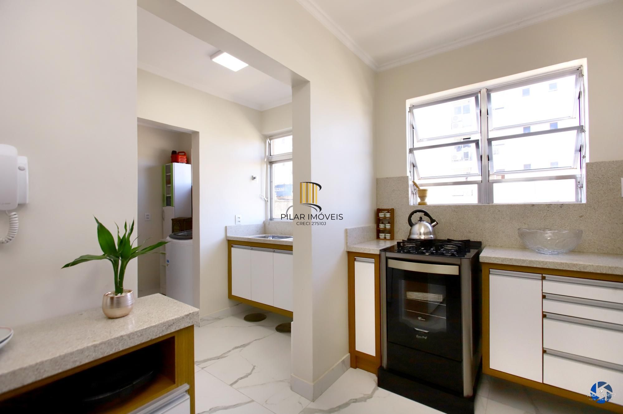 Cobertura com 3 dormitórios e 2 vagas no Bairro Santana