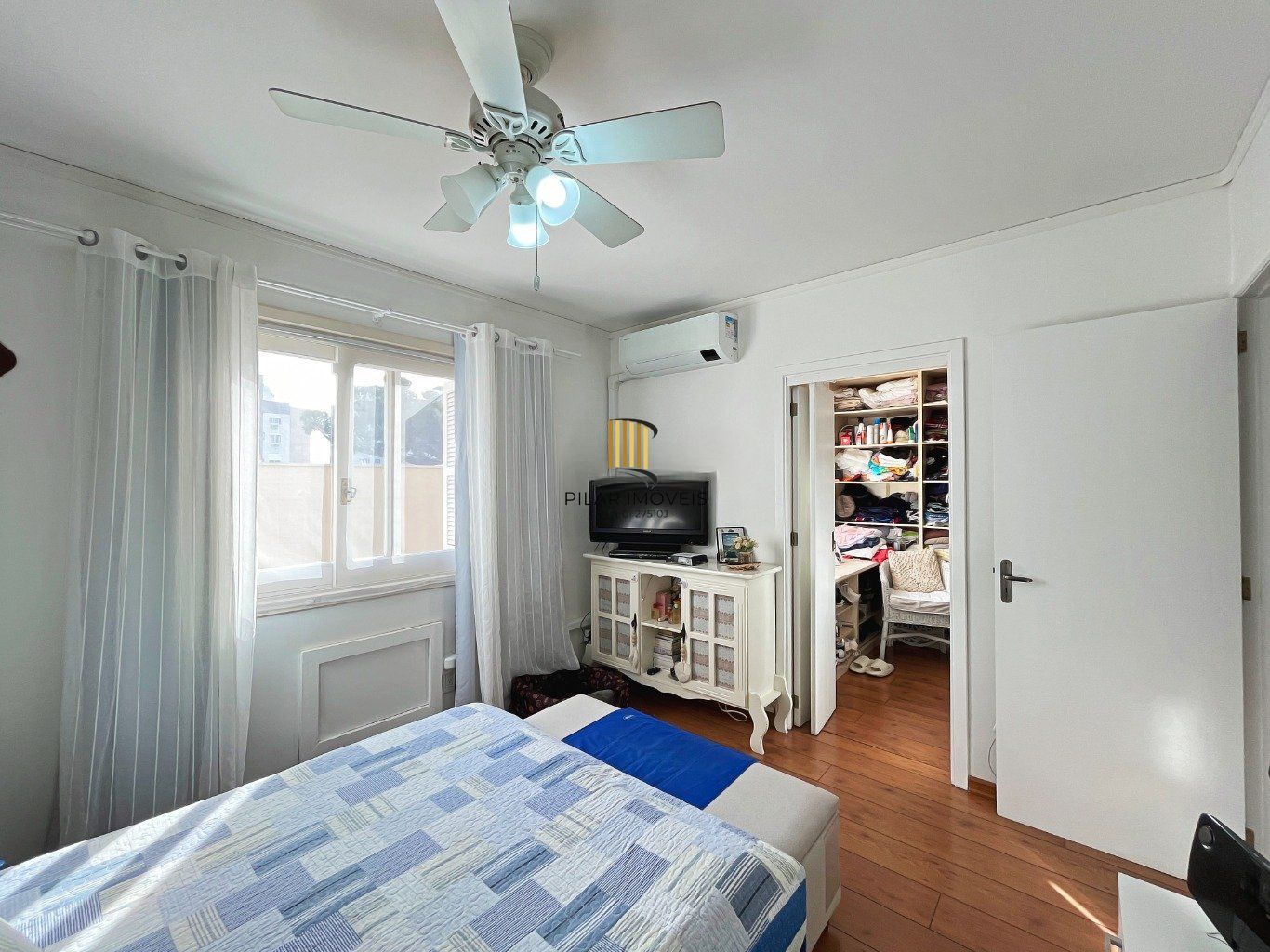 Casa com 3 quartos e 2 vagas em condomínio fechado no bairro Tristeza