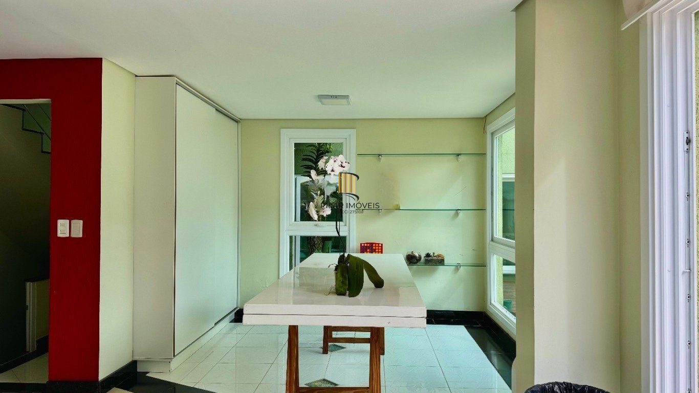 Casa com 4 Quartos e 4 banheiros, 600 m² por R$ 3.790.000 no Jardim Lindóia.