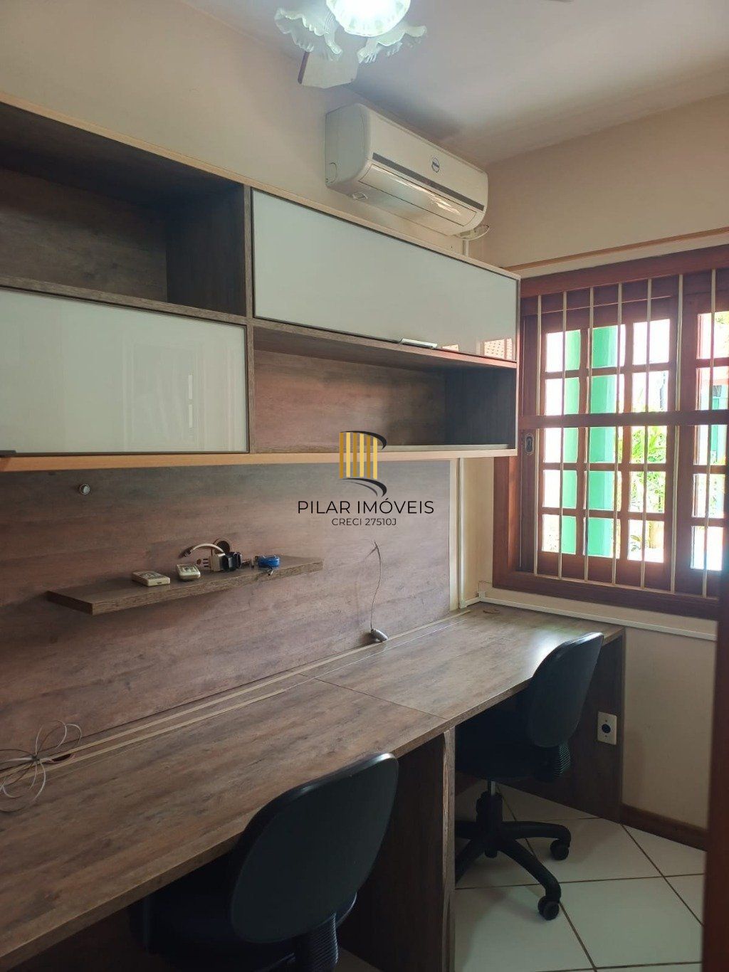 Casa semi mobiliada de 224m² com 3 quartos, 2 vagas de garagem em Canoas.