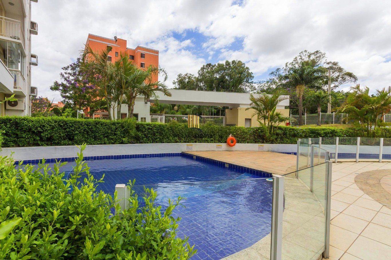 Apartamento 2 Dormitórios com Suíte, elevador e 2 Vagas no Alto Petrópolis