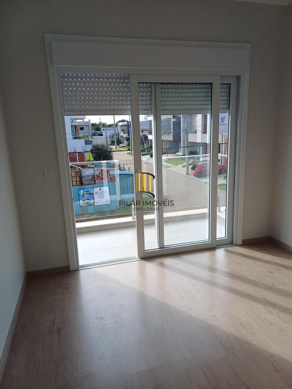 Casa em condomínio Las Brisas, 3 suítes e 2 vagas de garagem em Canoas