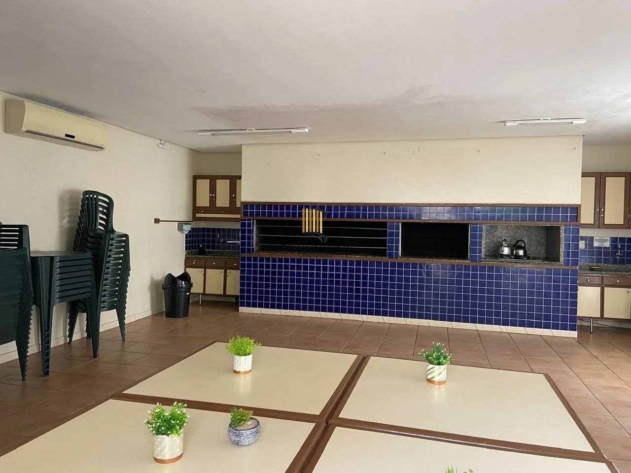 Apartamento 2 Dormitórios com 1 vaga coberta e elevador no Alto Petrópolis