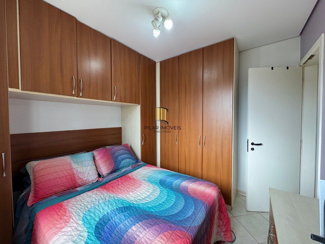 Apartamento com 2 quartos, 1 vaga e elevador no bairro Sarandi