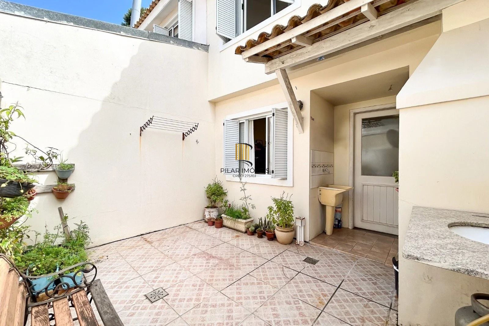 Casa cem condomínio com 2 dormitórios, 1 suite, 2 vagas no bairro Cavalhada