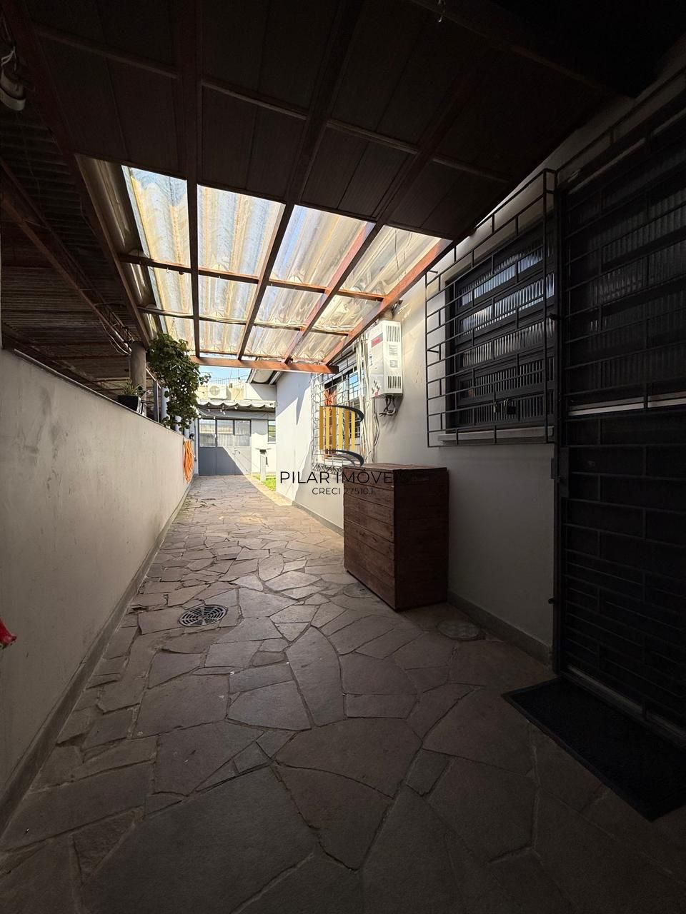 Casa semi mobiliada de 4 dormitórios bairro São Sebastião