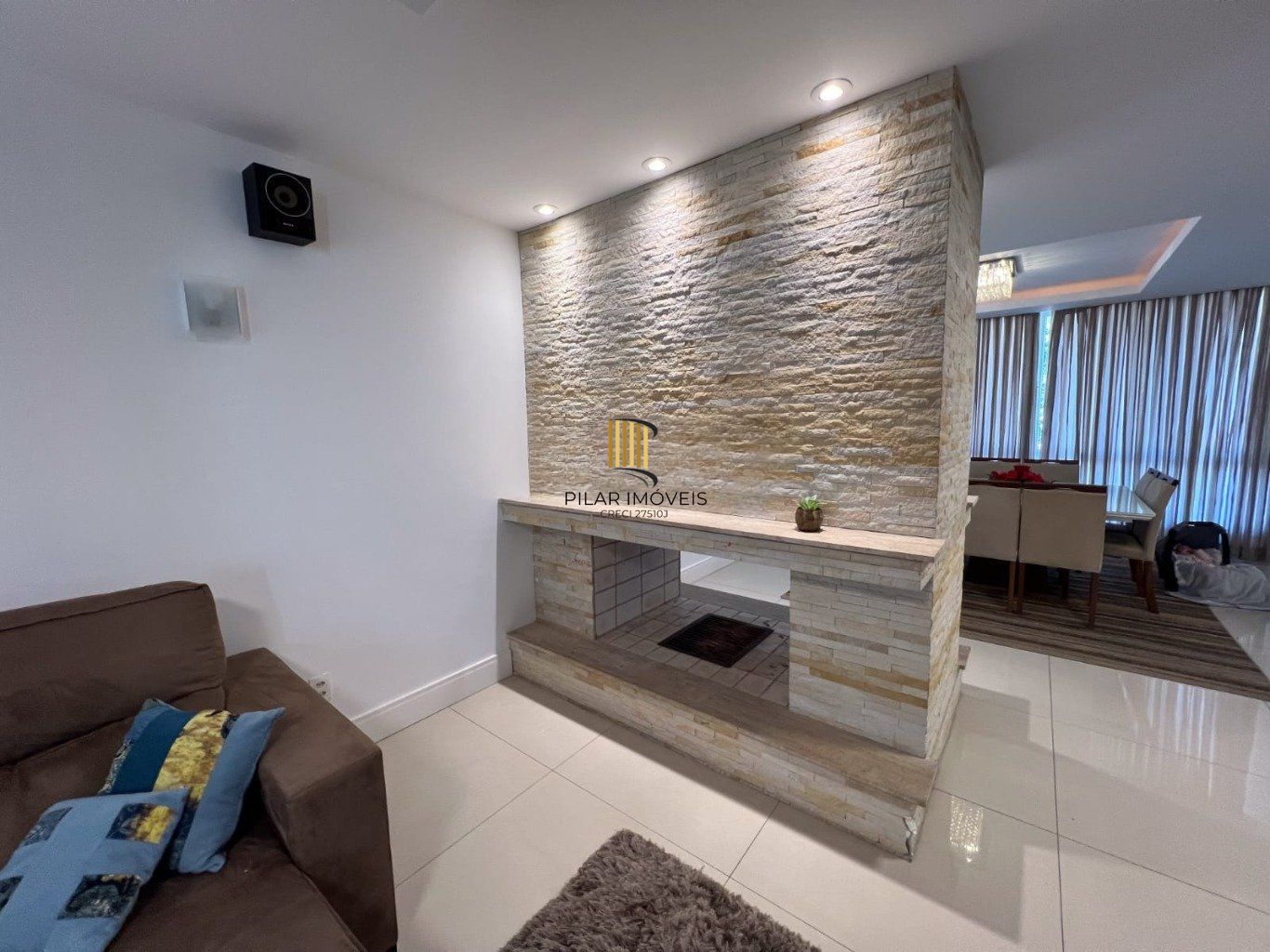 Casa semi mobiliada de 3 dormitórios bairro Cascata