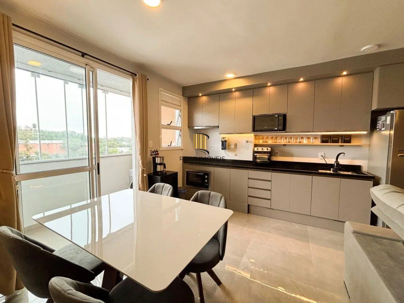 Apartamento de 2 dormitórios, elevador de 1 vaga de garagem em Canoas.