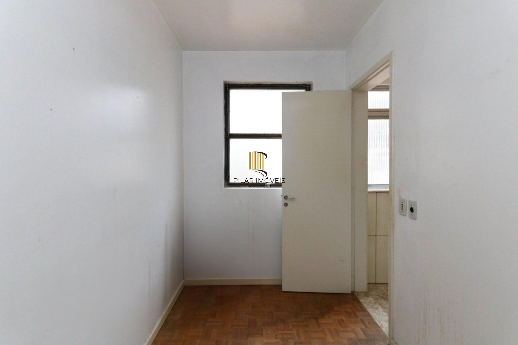 Apartamento com 2 quartos, elevador no centro de Canoas.