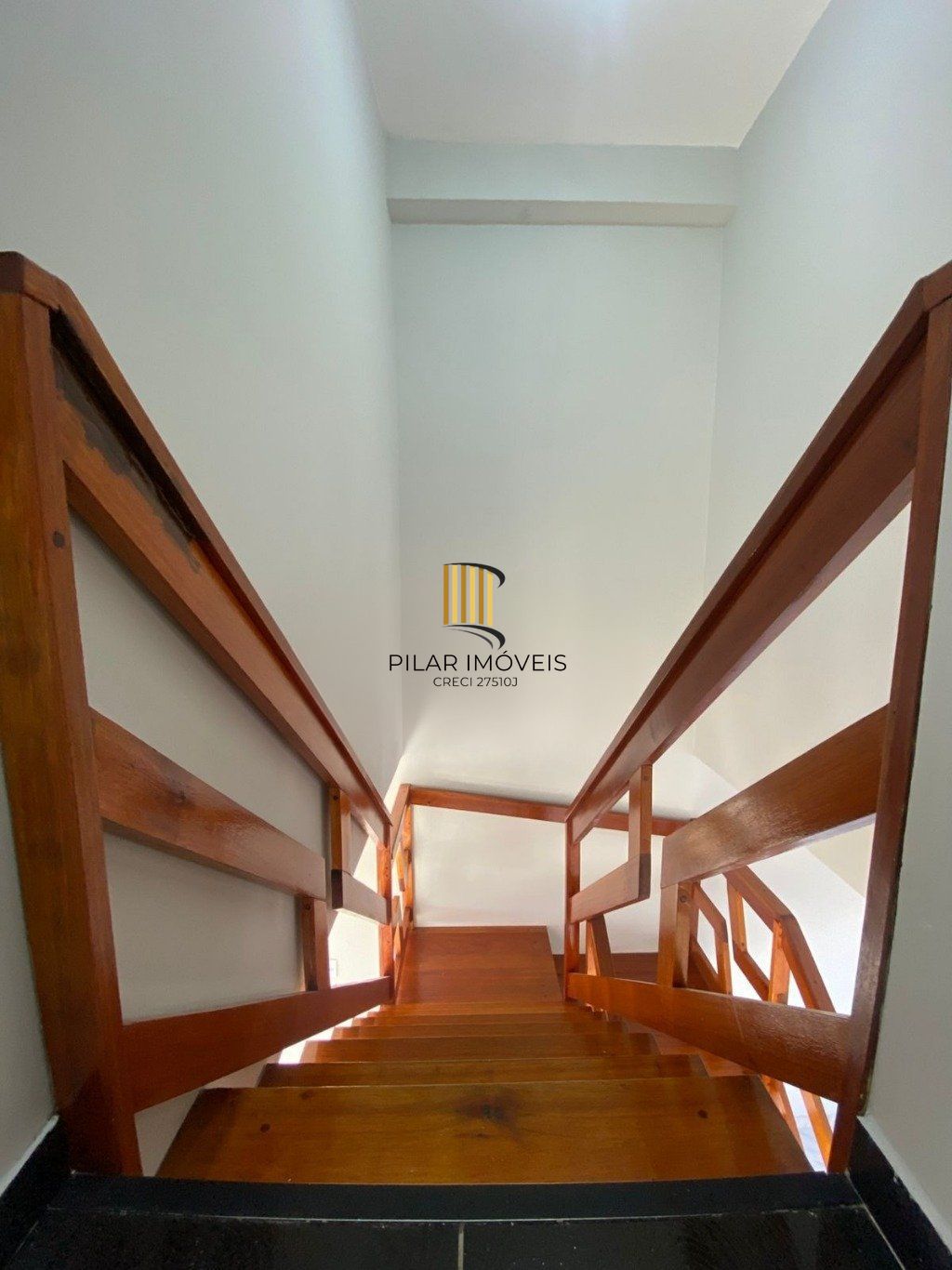 Casa de 2 dormitórios, 1 vaga de garagem em Cachoeirinha.