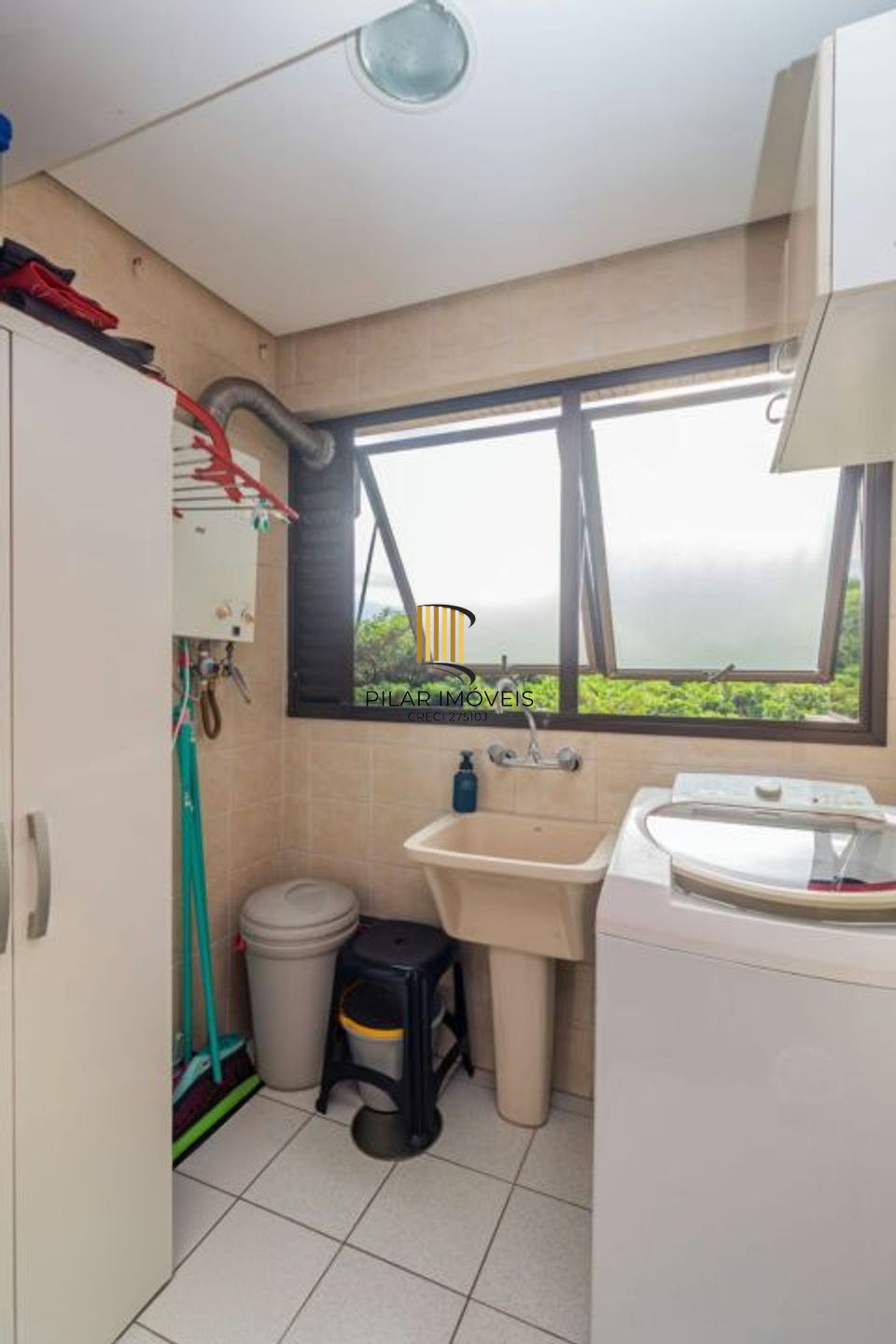 Cobertura semi mobiliada 1 dormitório bairro Cristo Redentor