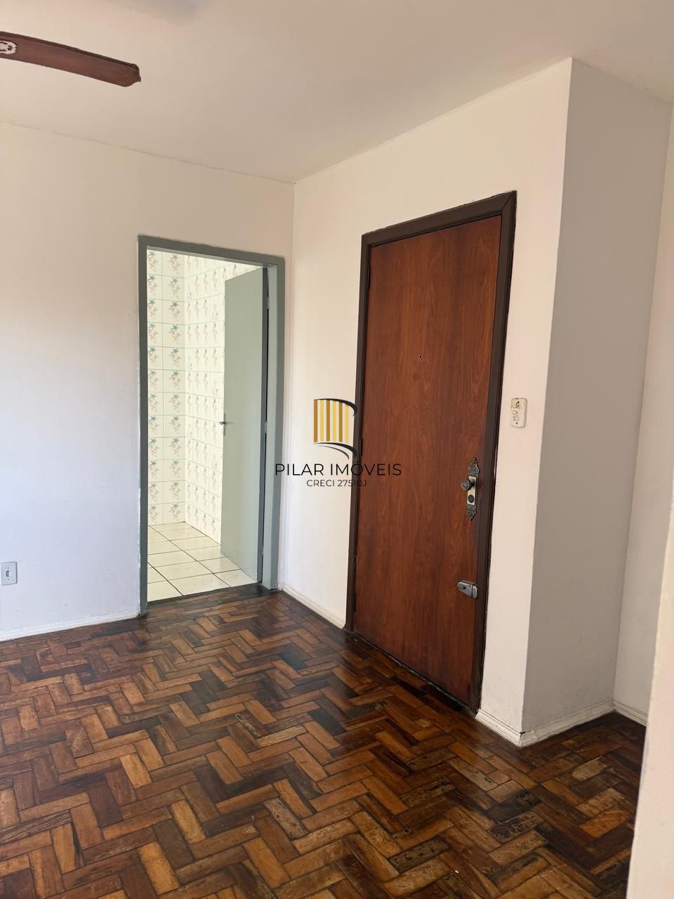 Apartamento 2 Dormitórios Reformado com Vaga na Vila Ipiranga