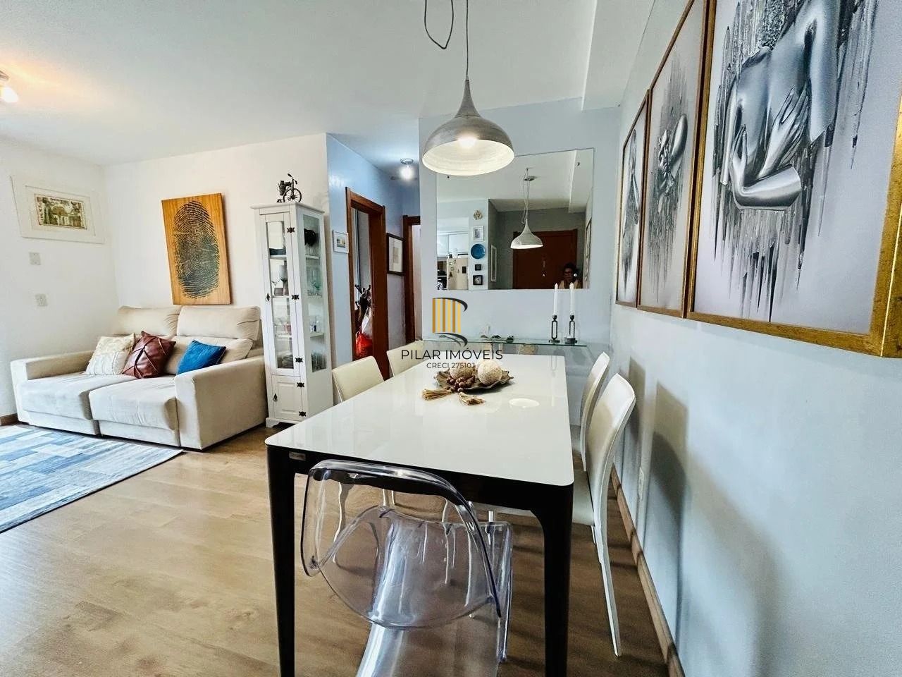 Apartamento 2 Dormitórios com Suíte, elevador e 2 Vagas no Alto Petrópolis