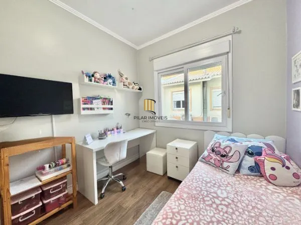 Casa em condomínio com 3 quartos e 2 vagas de garagem em Canoas.