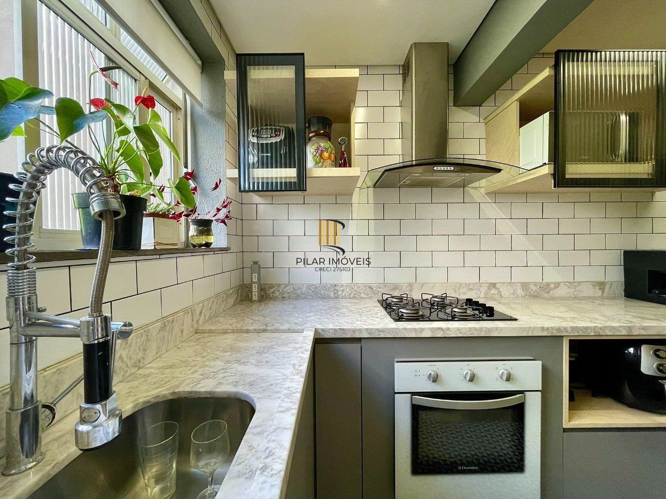 Apartamento com 2 quartos, 2 banheiros 1 vaga e elevador 73m²  na Boa Vista.