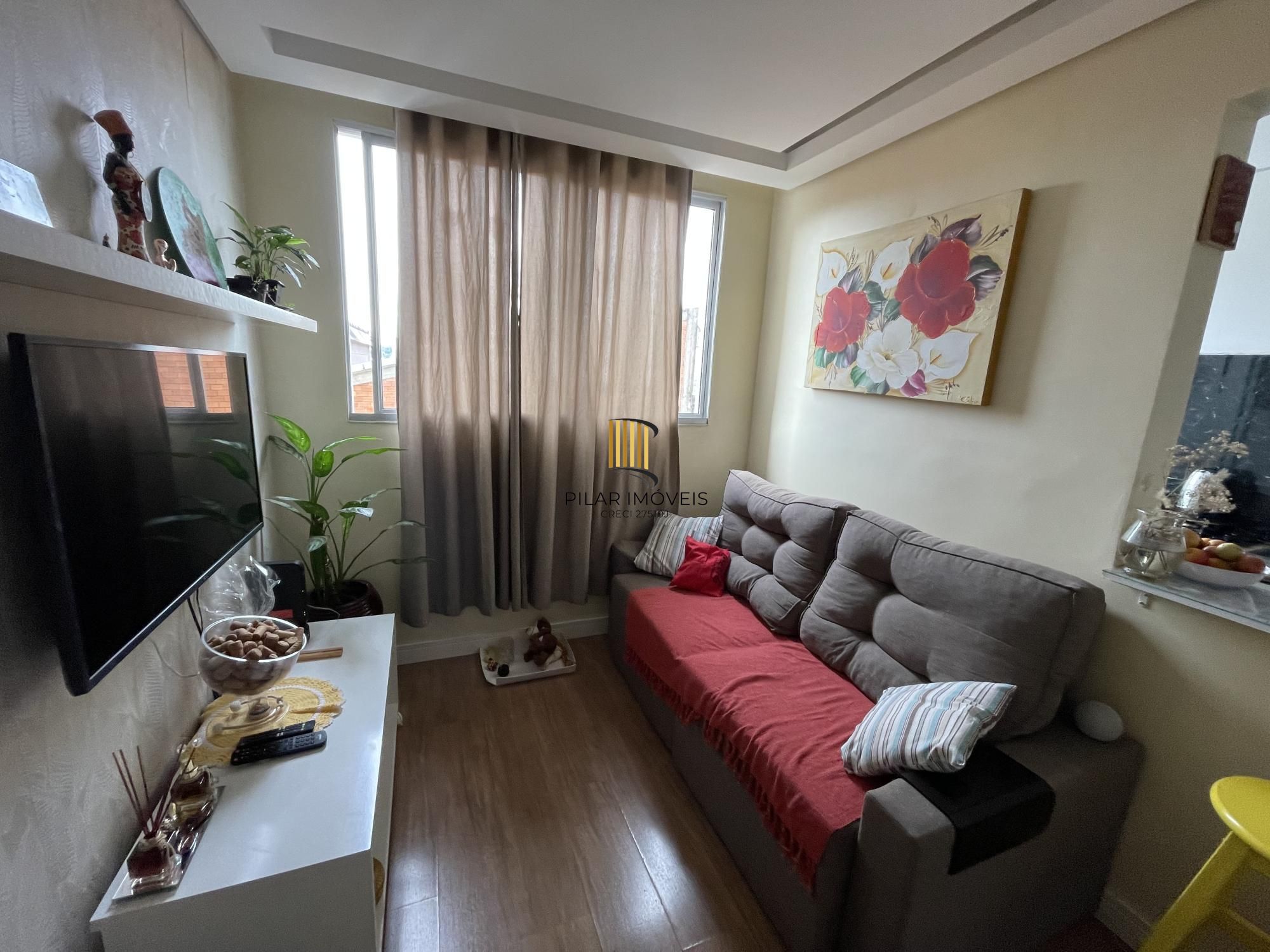 Apartamento mobiliado com 2 dormitórios e 1 vaga de garagem na Rua Sadi Castro.