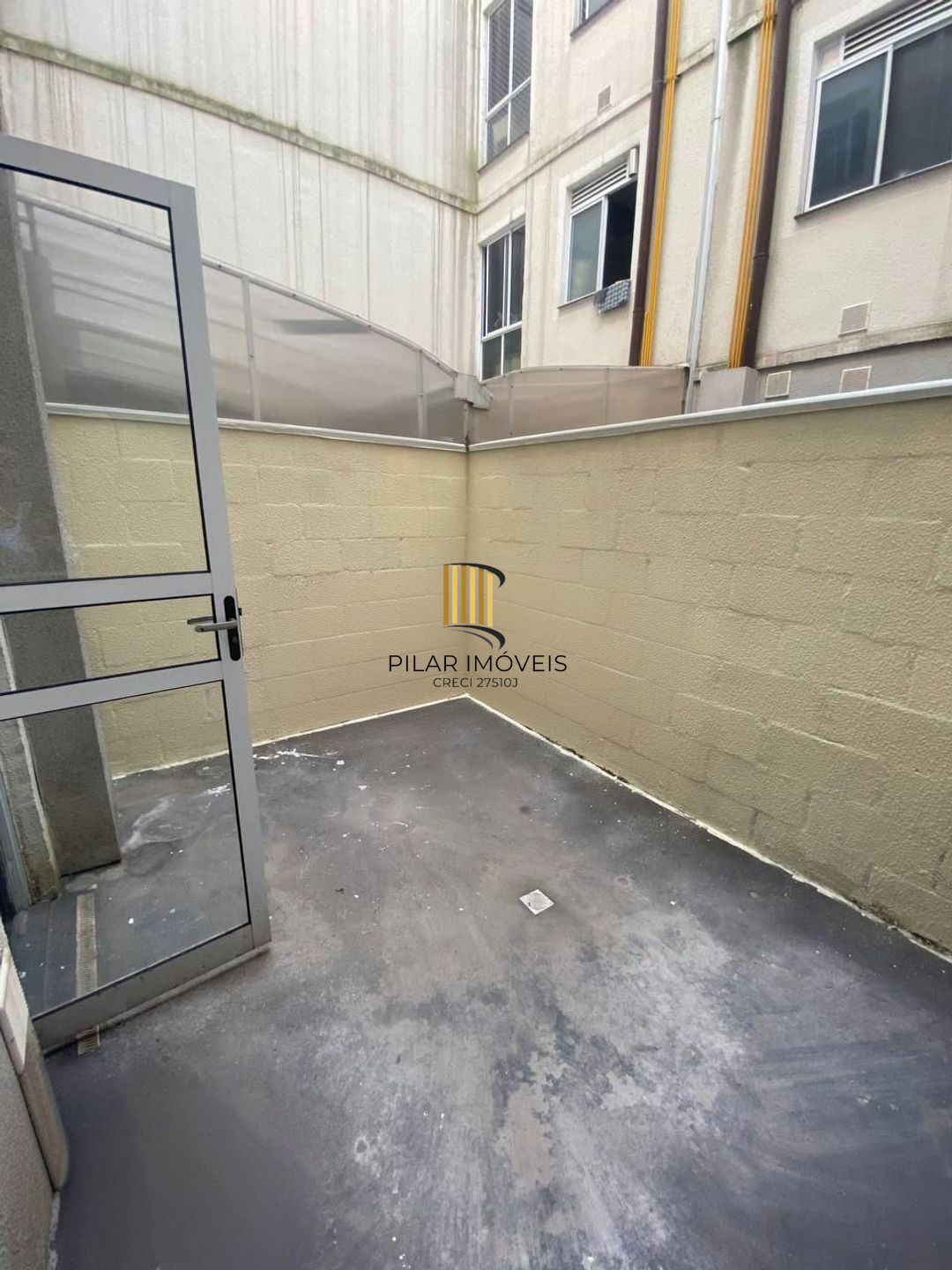 Apartamento de 2 dormitórios, piscina e 1 vaga de garagem em Canoas.