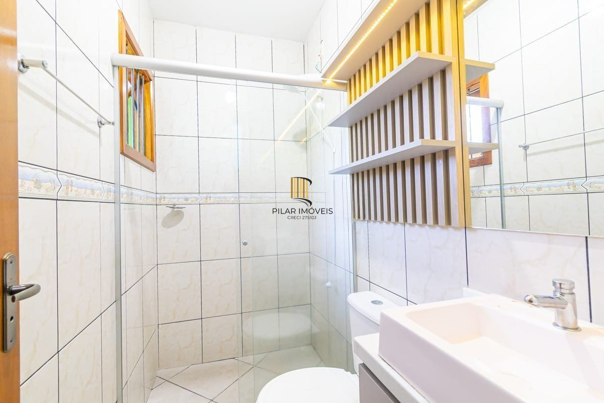 Casa de 2 dormitórios e 1 vagada de garagem em Cachoeirinha.