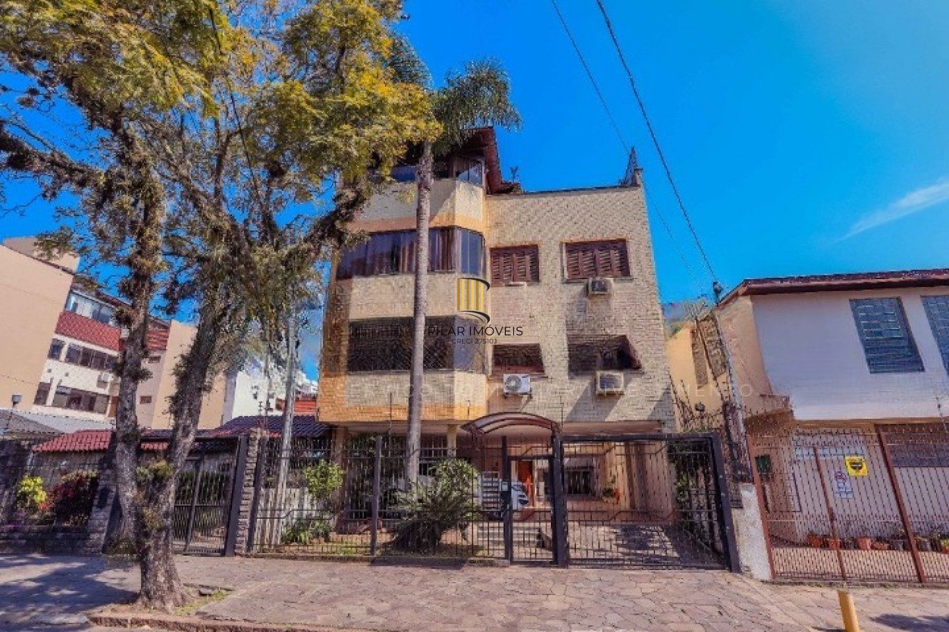 Cobertura com 3 quartos e 206m² à venda em São Sebastião, Porto Alegre.