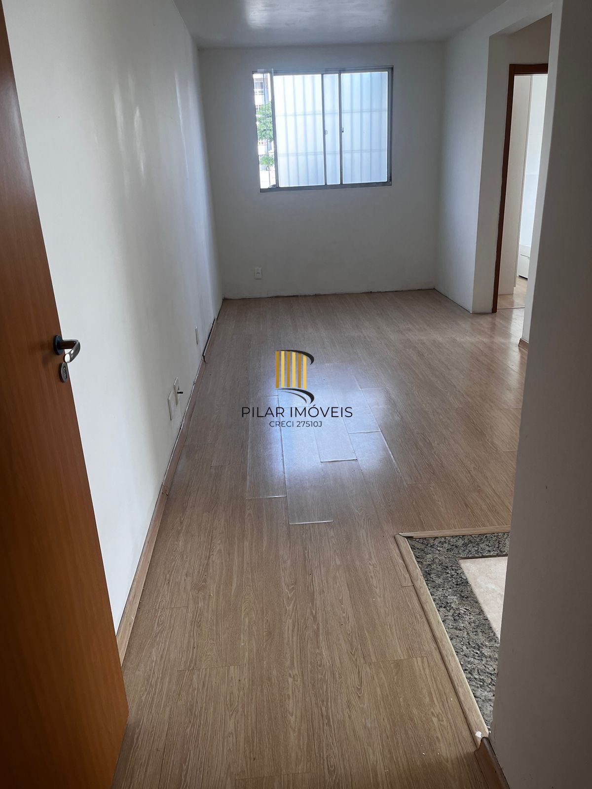 Apartamento com Sacada Morro Santana com 1 vaga de garagem