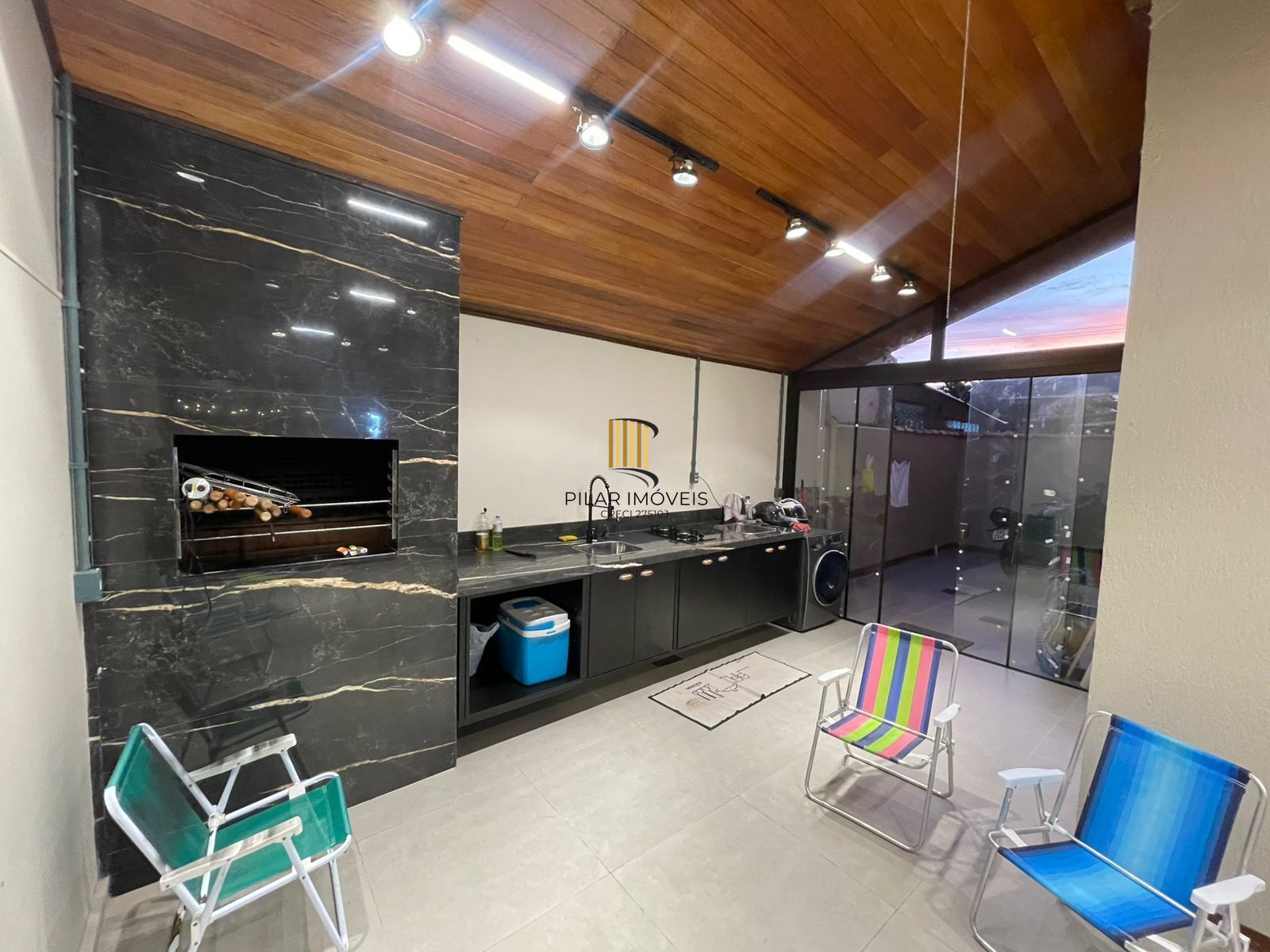 Apartamento térreo garden com 3 dormitórios, 1 suíte, 3 vagas de garagem