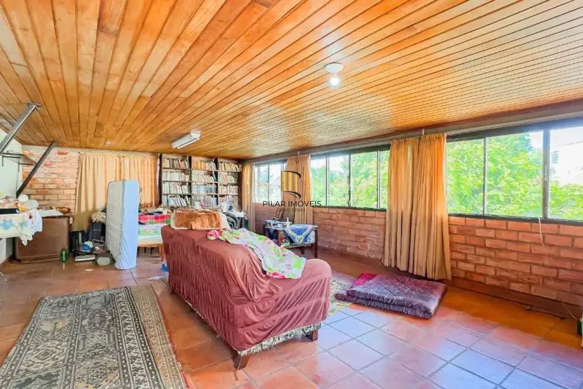 Casa ampla na Vila Ipiranga com 340 m², 4 dormitórios e potencial comercial