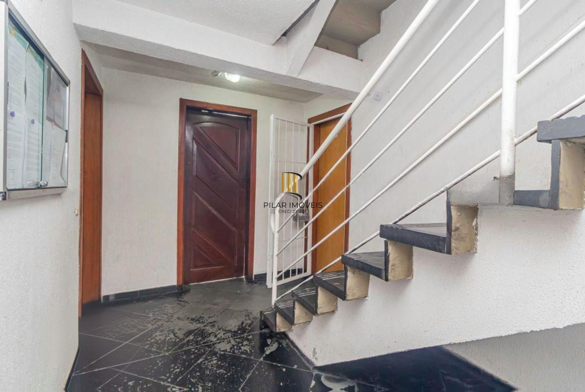 Apartamento com 2 quartos, vaga e salão de festa no bairro Passo das Pedras.