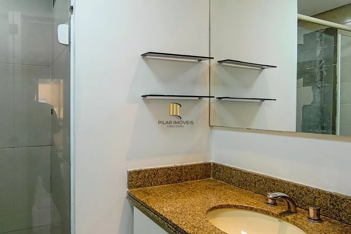 Apartamento com 3 Dormitórios, elevador vaga e 2 Sacadas no Menino Deus