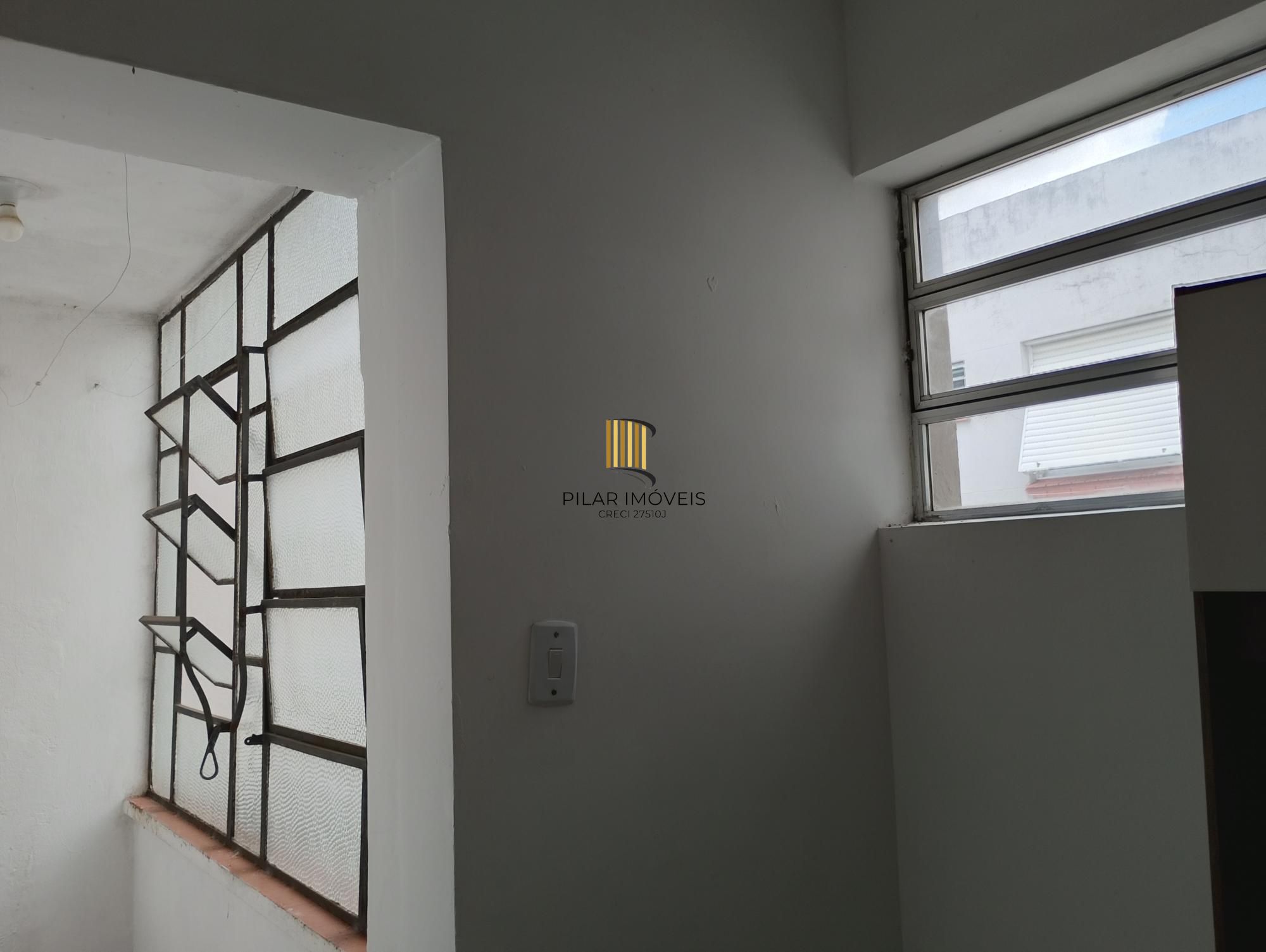 Apartamento à venda com 2 Dormitórios vaga no bairro Petropolis