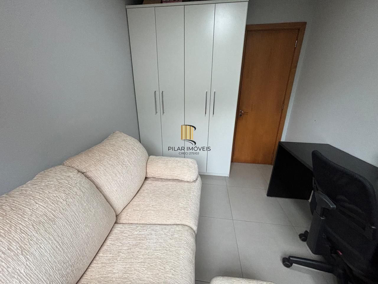 Apartamento mobiliado de 2 dormitórios e duas vagas bairro Agronomia