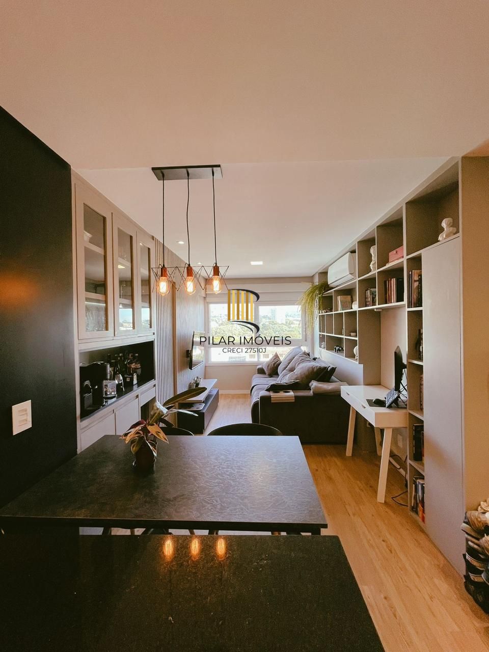 Apartamento com 1 dormitório e 1 vaga de garagem no Bairro Partenon