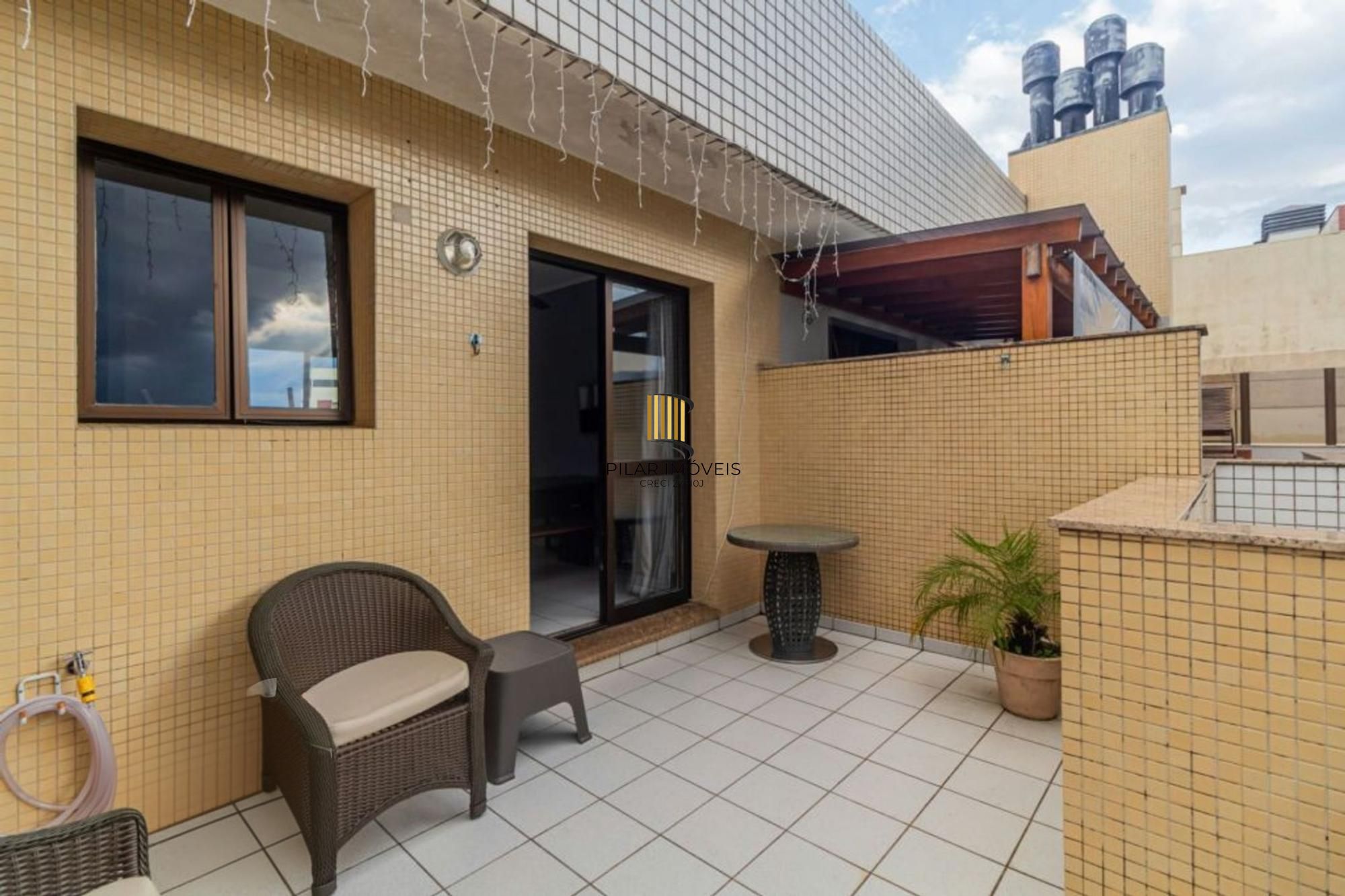 Cobertura semi mobiliada 1 dormitório bairro Cristo Redentor