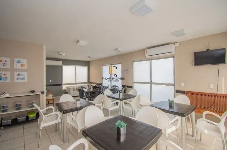 Apartamento semi mobiliado 2 quartos e 1 vaga no bairro Sarandi