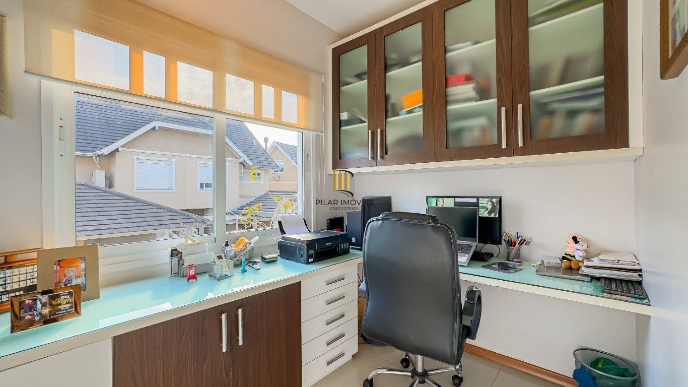 Casa em Condomínio, 3 Quartos, Suíte e 3 Vagas no Jardim Carvalho, Porto Alegre