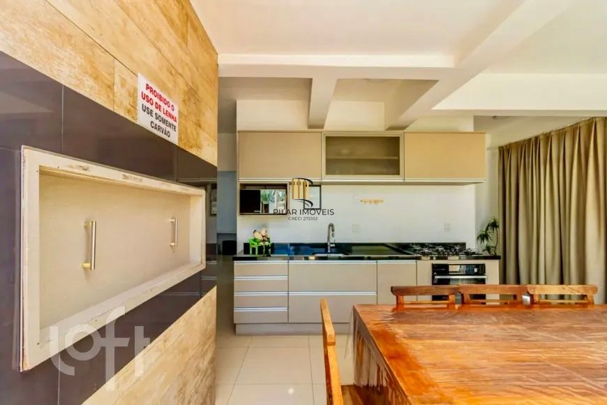 Cobertura com 2 quartos e 1 vaga de garagem na Rua Sadi Castro.