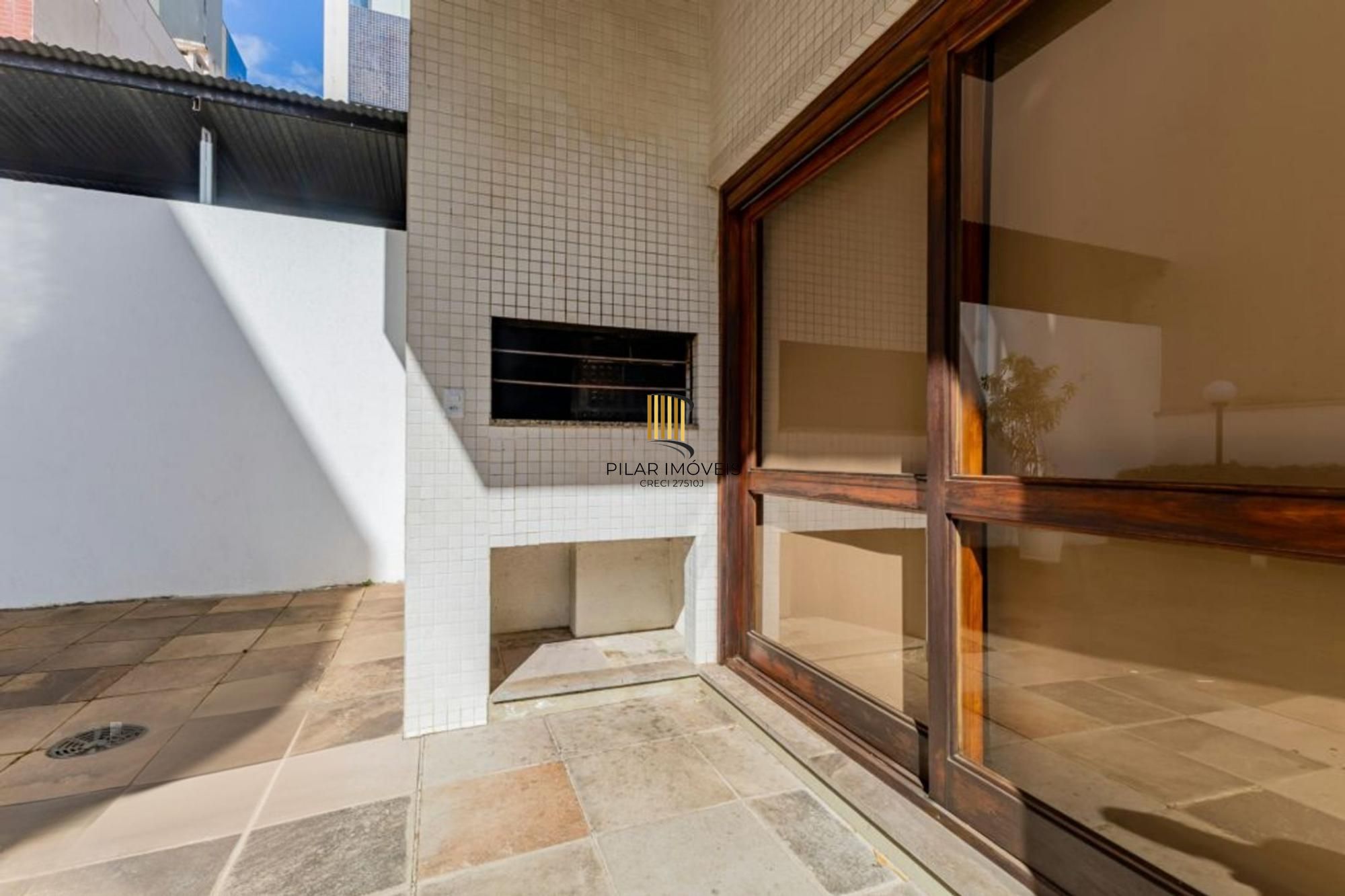 Apartamento com 3 quartos, 1 suíte, 3 vagas e elevador no Bairro São João.