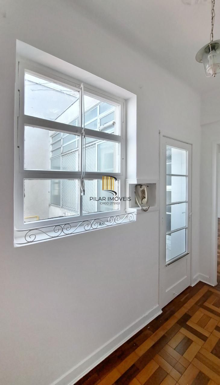 Apartamento 3 Dormitórios, 123m², Último Andar com Vista para o Guaíba