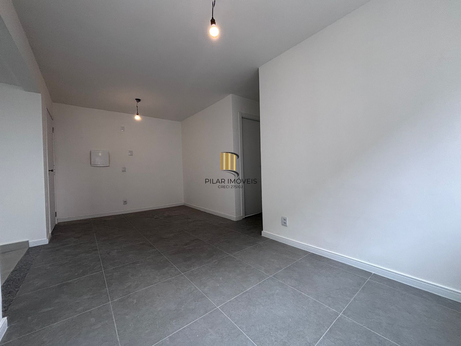 Apartamento de 2 quartos, suíte, elevador e 1vaga no bairro Jardim Sabará