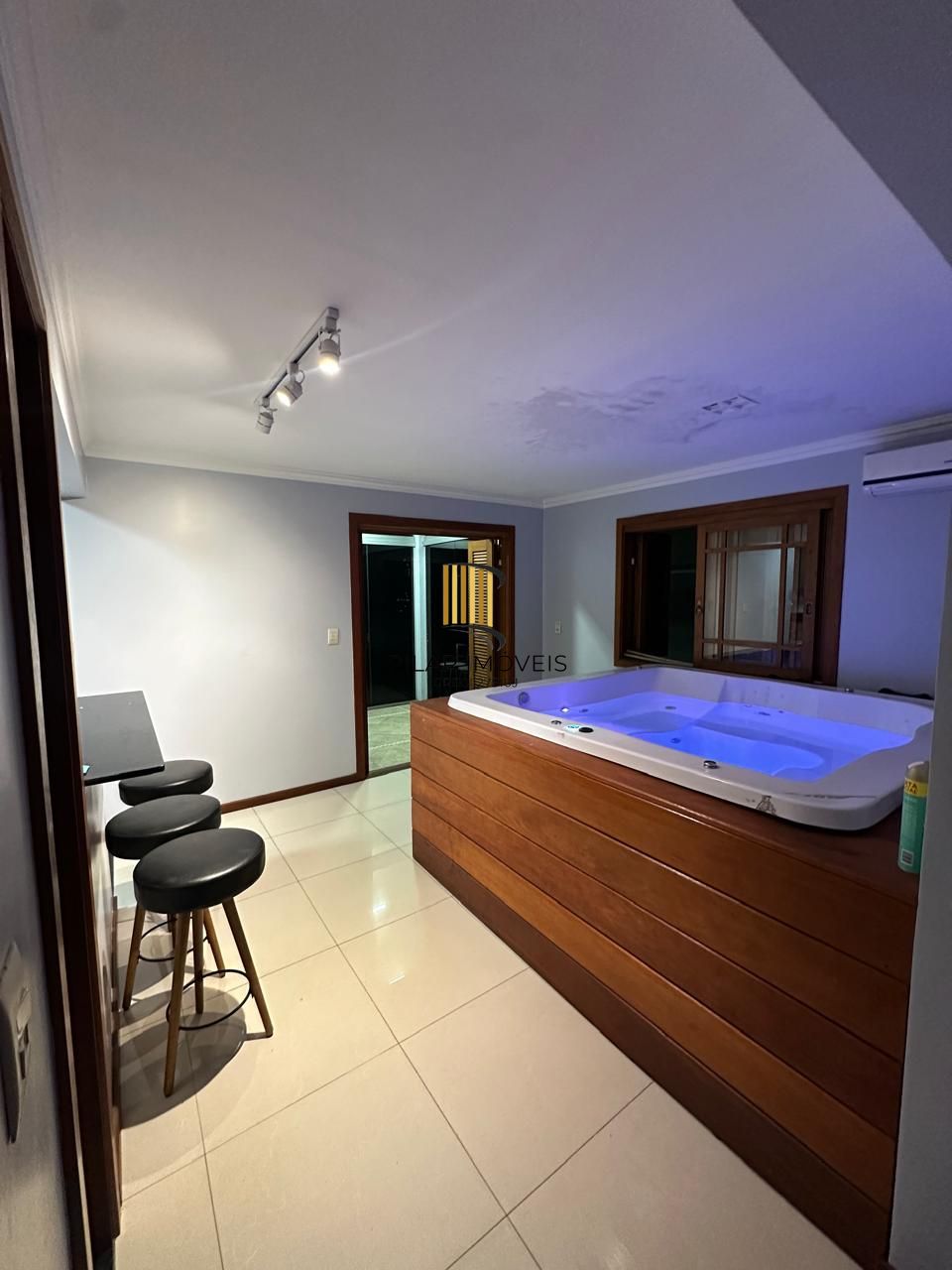 Casa Alto Padrão Mobiliada com Jacuzie Suíte Master