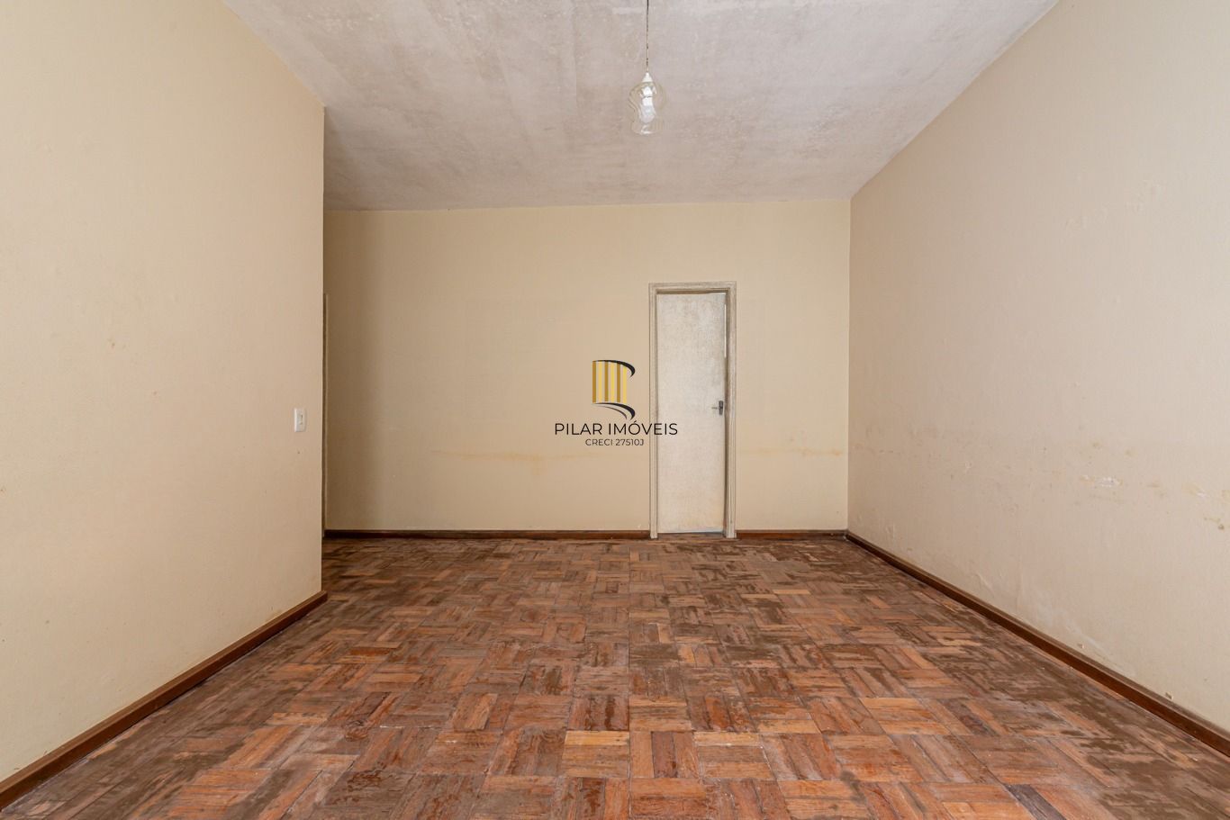 Apartamento JK com 1 dormitório e 54m² à venda em Menino Deus, Porto Alegre.