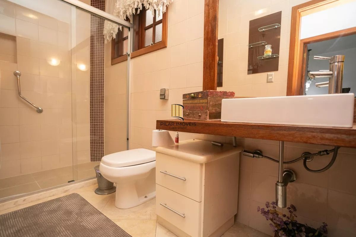 Casa à venda com 280m², 4 quartos e 2 vagas no bairro Auxiliadora