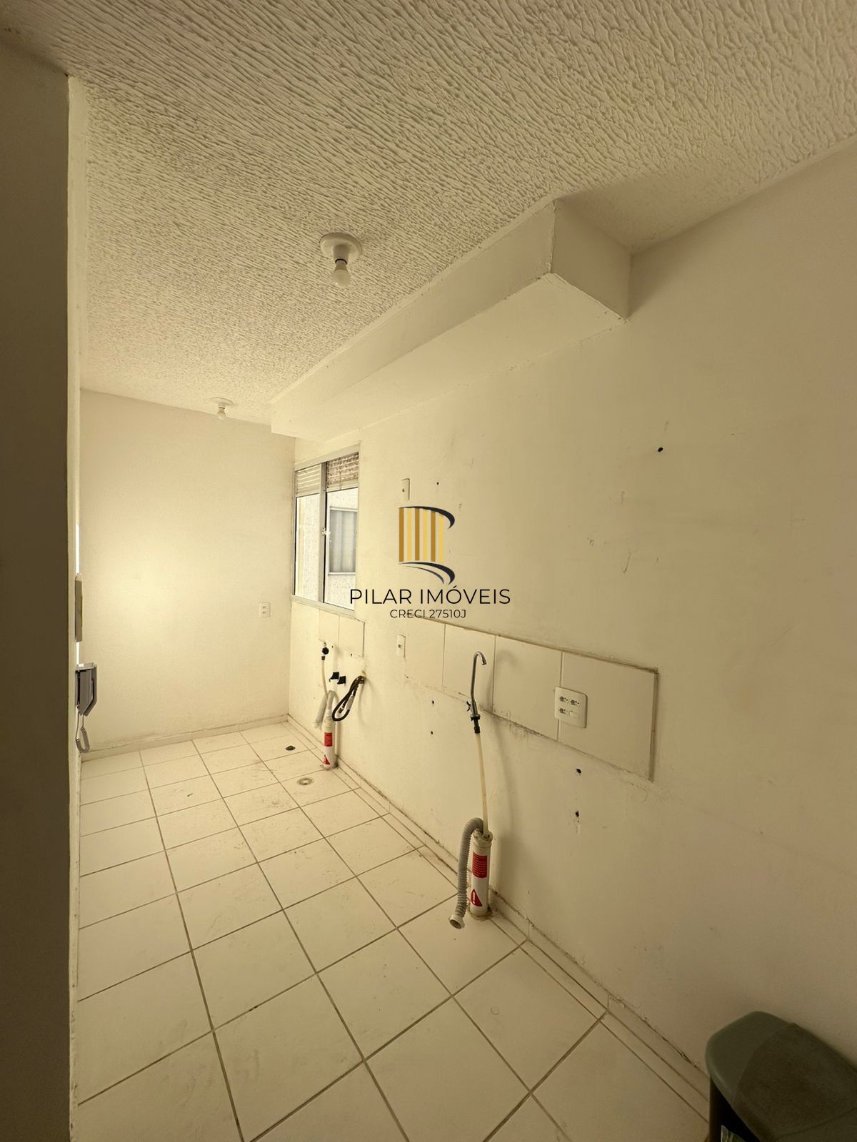 Apartamento 2 dormitórios com 1 vaga Bairro Rubem Berta Porto Alegre