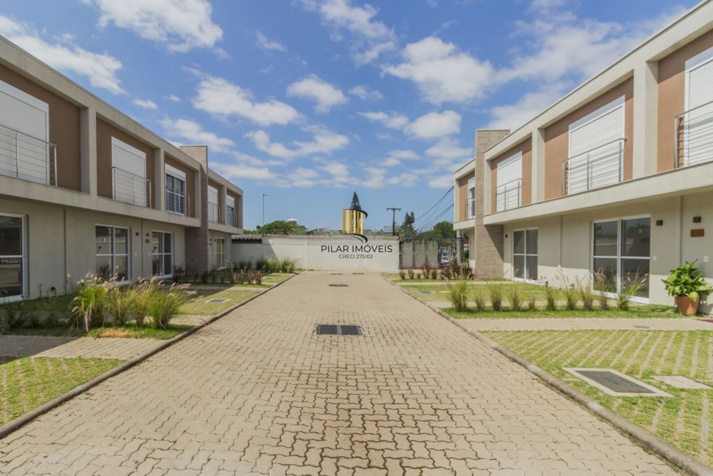 Casa de condomínio com 2 quartos, vaga e pátio no bairro parque Santa Fe