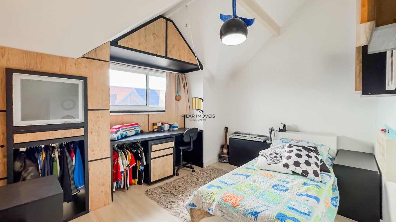 Casa com 4 quartos e 2 vagas em condomínio fechado no Bairro Ecoville.