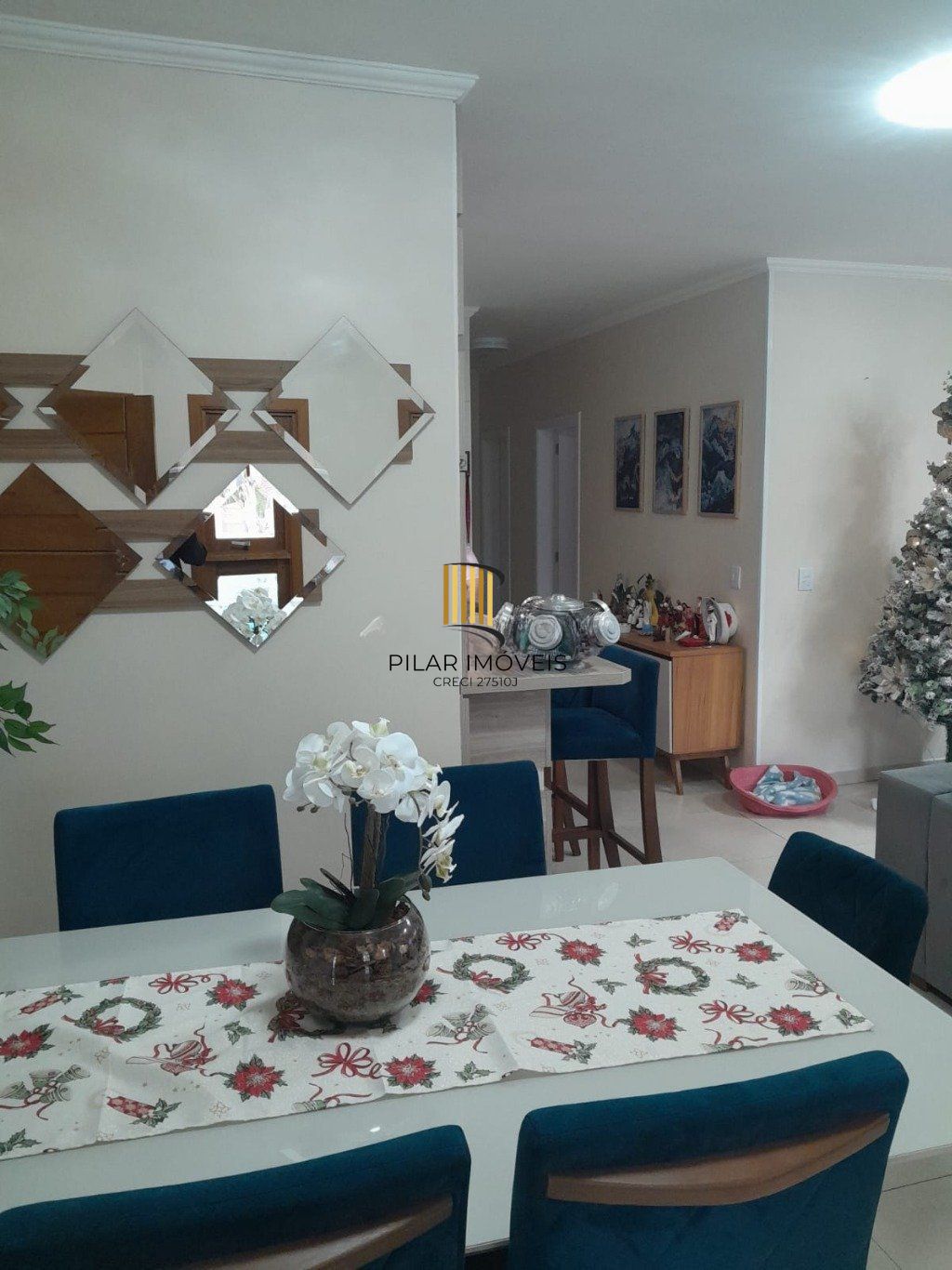 Casa com 3 dormitórios e 3 vagas de garagem em Gravatai.