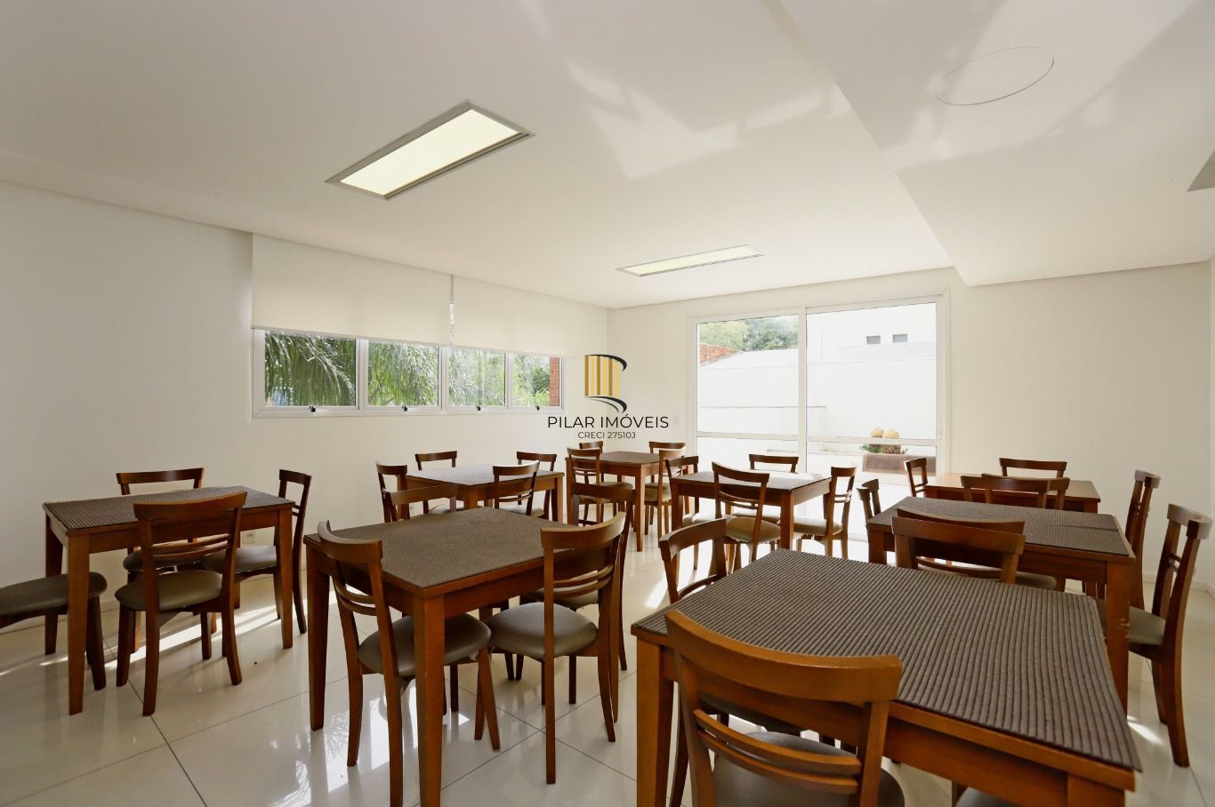 Apartamento com 2 quartos (1suíte) e 2 vagas de garagem no Bairro Santana